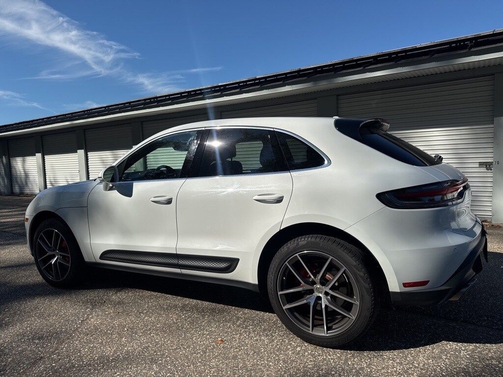 2023 Porsche Macan S photo 3