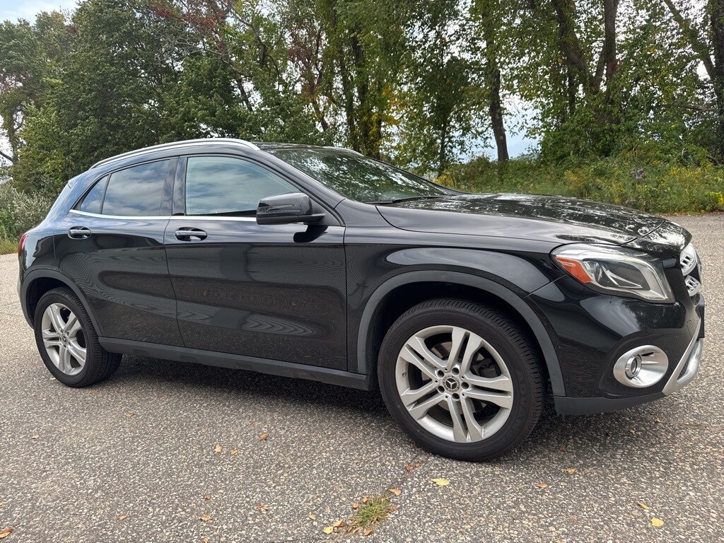 2020 Mercedes Benz GLA 250 4MATIC photo 2