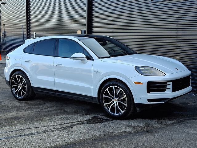 2026 Porsche Cayenne Coup E-Hybrid - Photo 9
