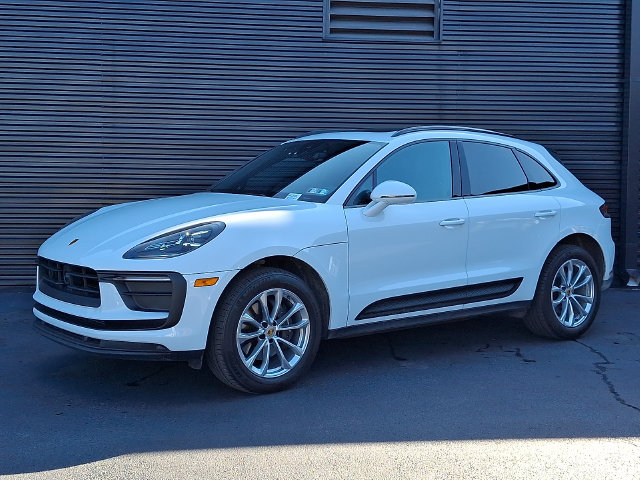 2025 Porsche Macan T