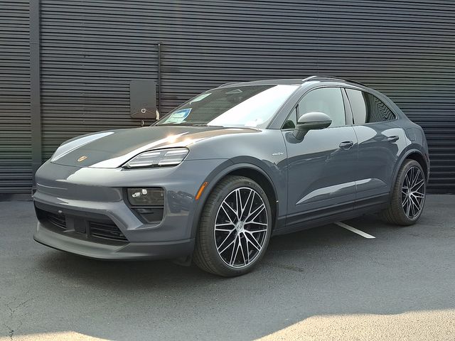 2026 Porsche Macan Base