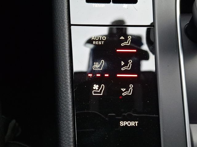 2026 Porsche Macan T - Photo 21