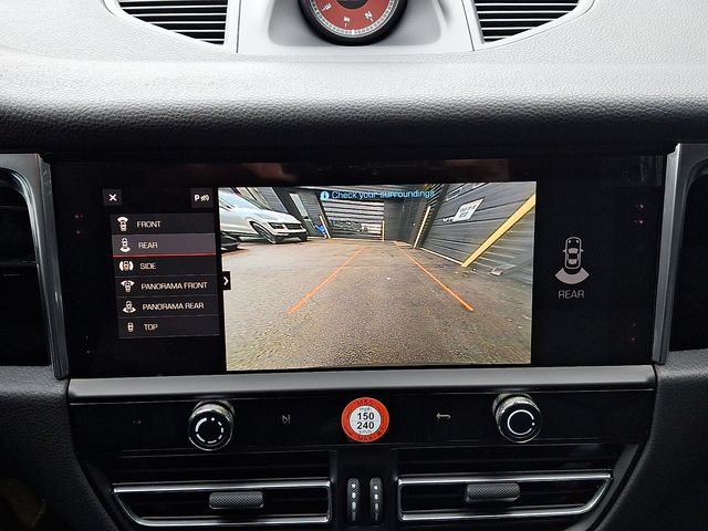 2026 Porsche Macan T - Photo 19