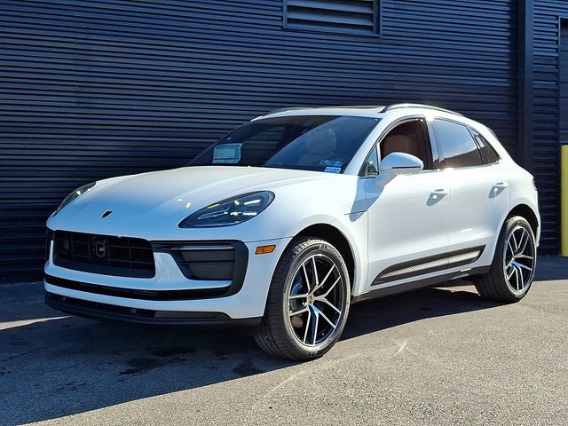 2026 Porsche Macan T's photo