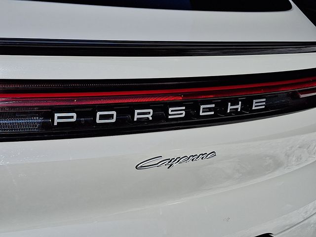 2026 Porsche Cayenne Coup E-Hybrid - Photo 22