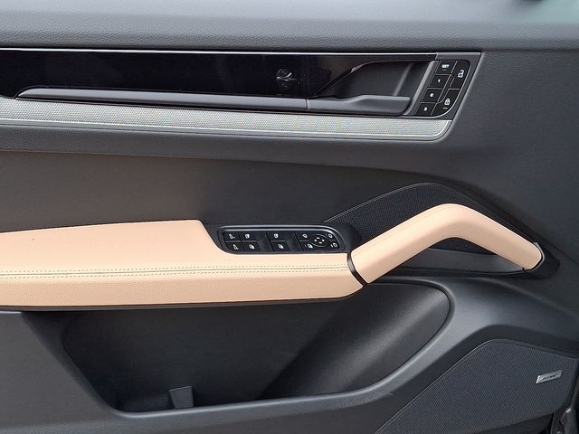 2026 Porsche Cayenne Base - Photo 15