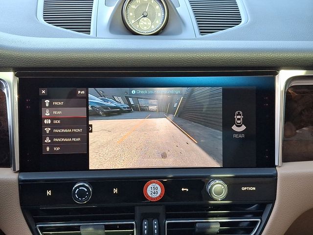 2026 Porsche Macan T - Photo 19