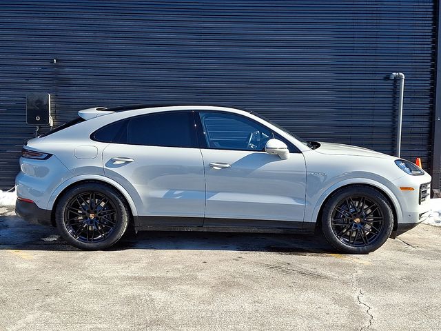 2026 Porsche Cayenne Coup E-Hybrid - Photo 8