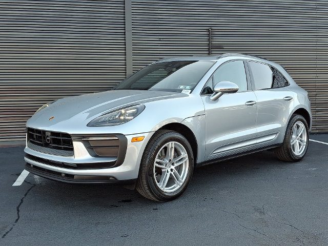 2025 Porsche Macan T