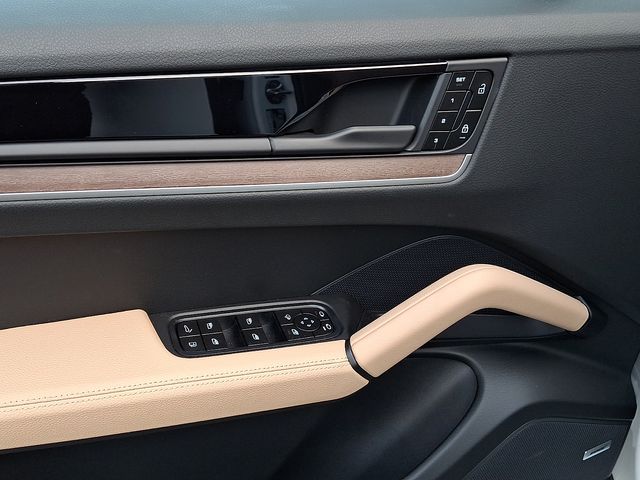 2026 Porsche Cayenne Coup E-Hybrid - Photo 13