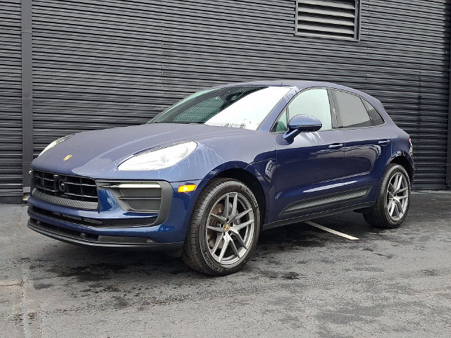 2025 Porsche Macan Base