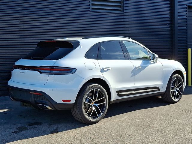2026 Porsche Macan T - Photo 7