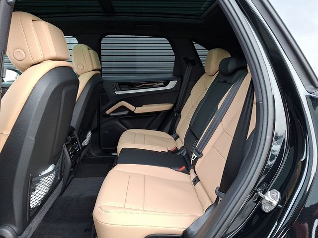 2026 Porsche Cayenne Base - Photo 13