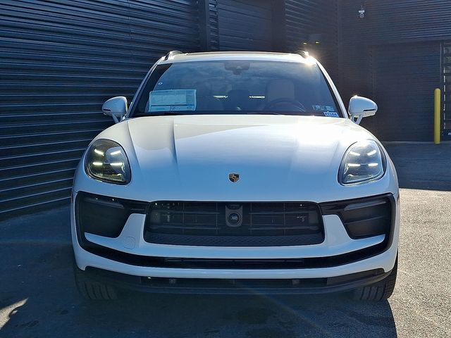 2026 Porsche Macan T - Photo 10