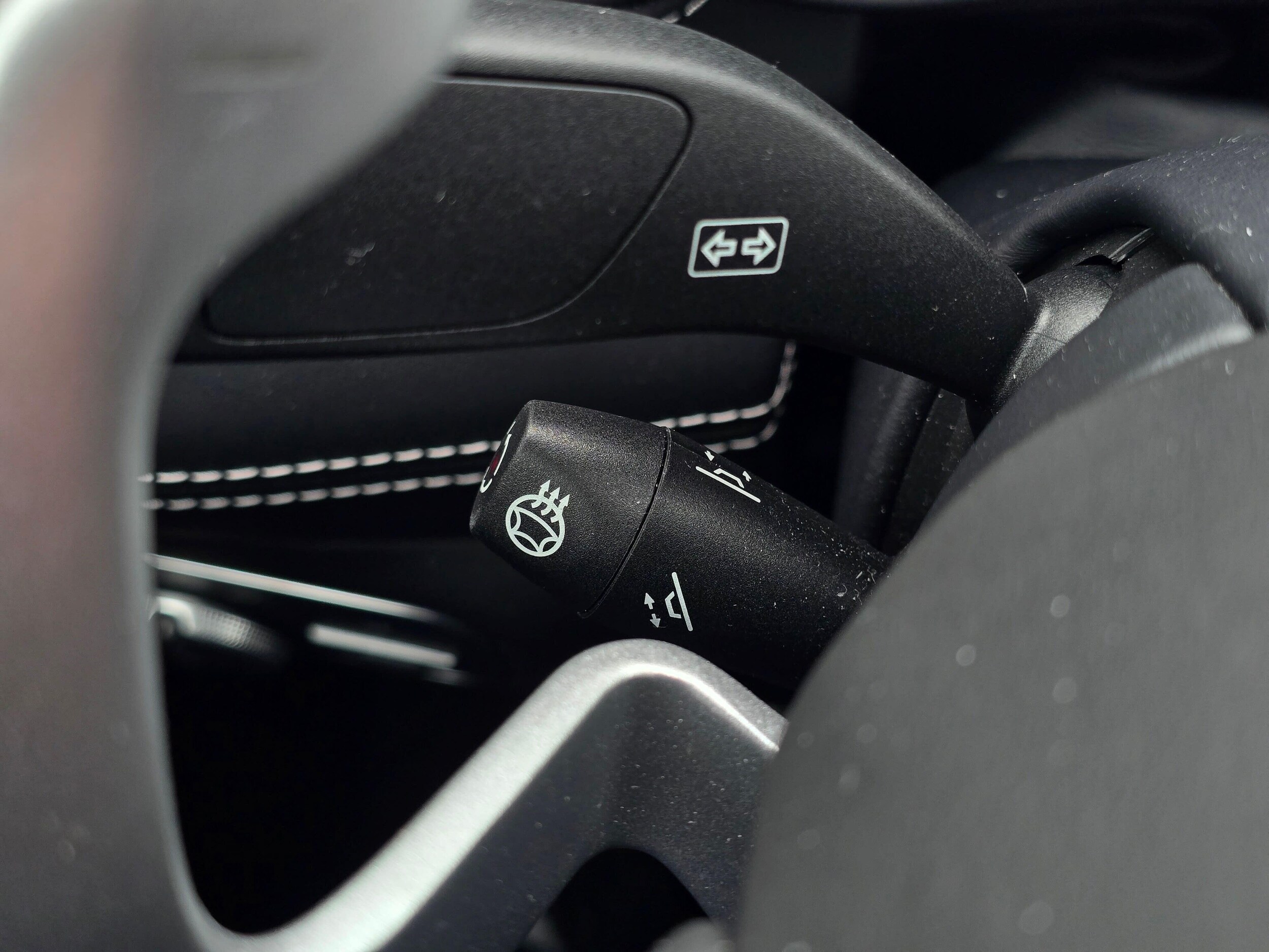 2024 Aston Martin DBX 707 - Photo 38