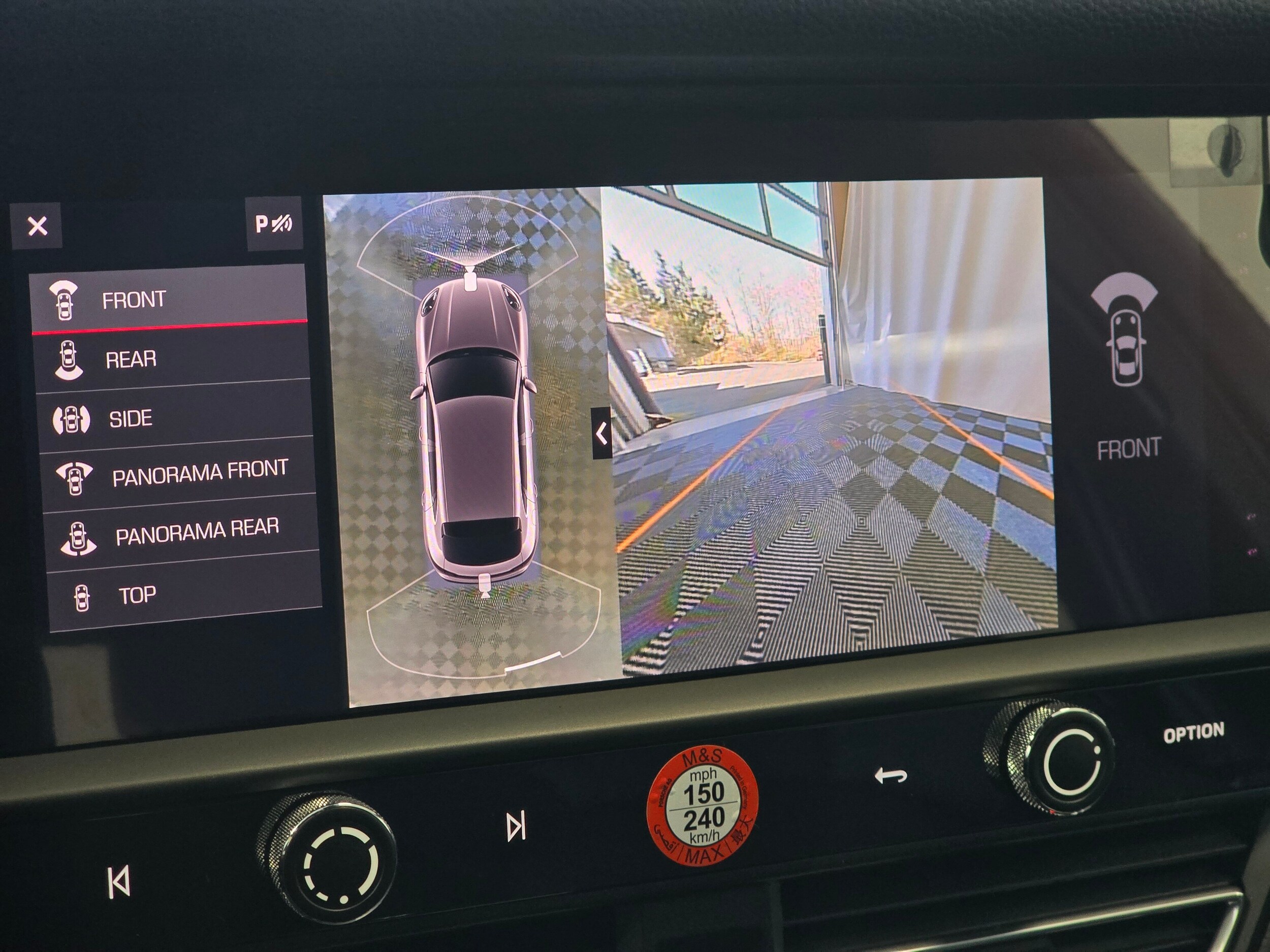 2025 Porsche Macan - Photo 43