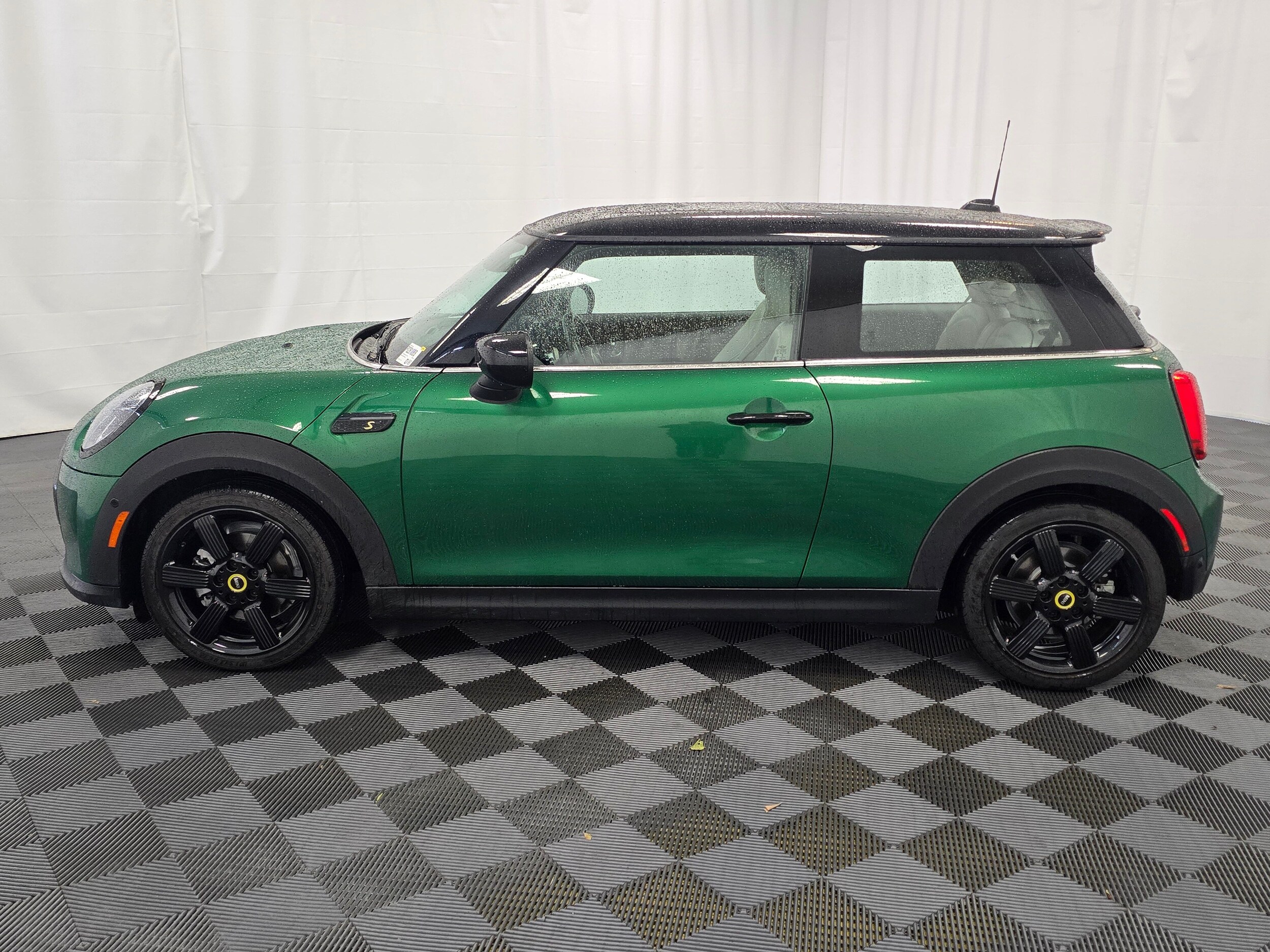 2023 Mini Cooper 2 Door Hardtop SE photo 2