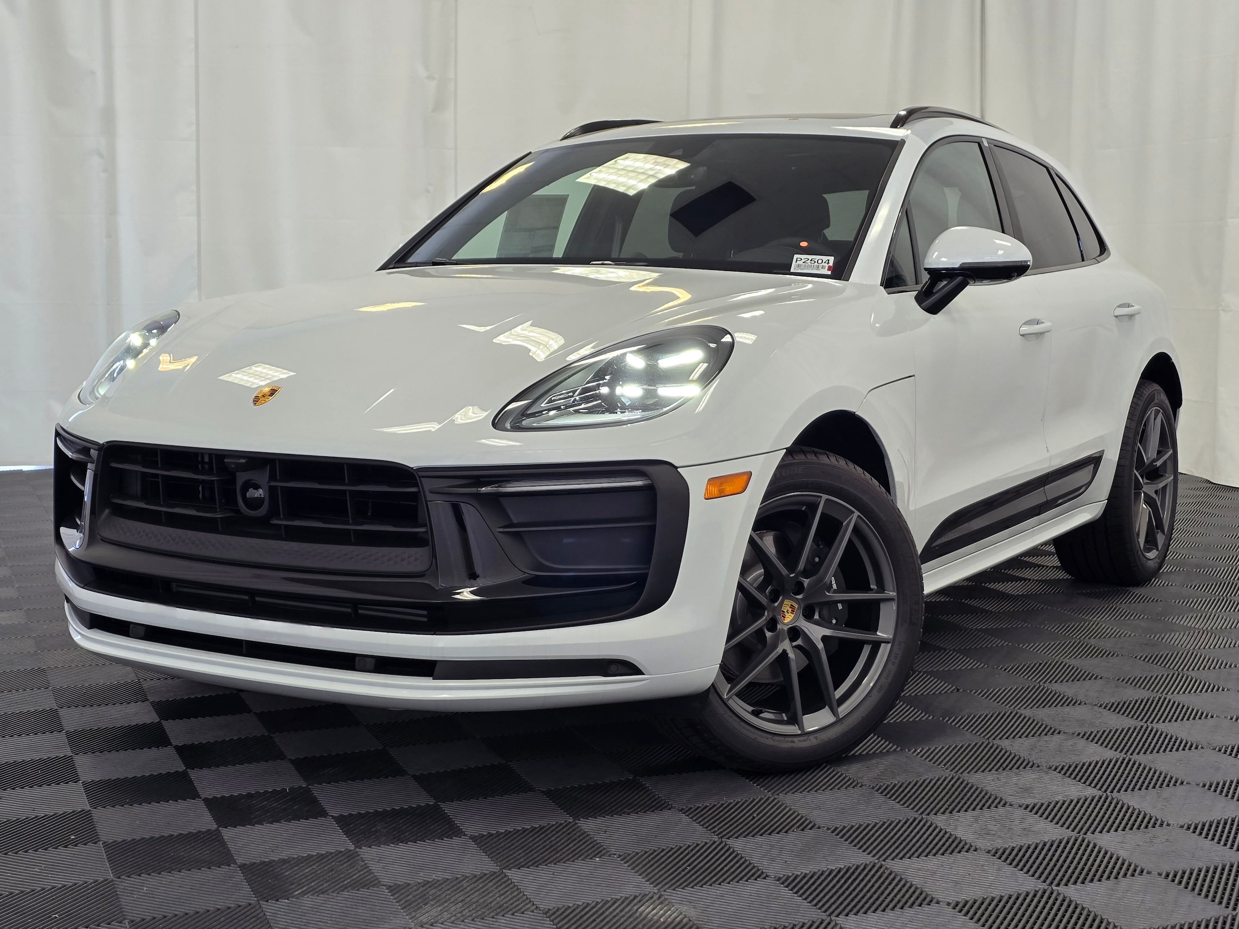 2025 Porsche Macan T's photo