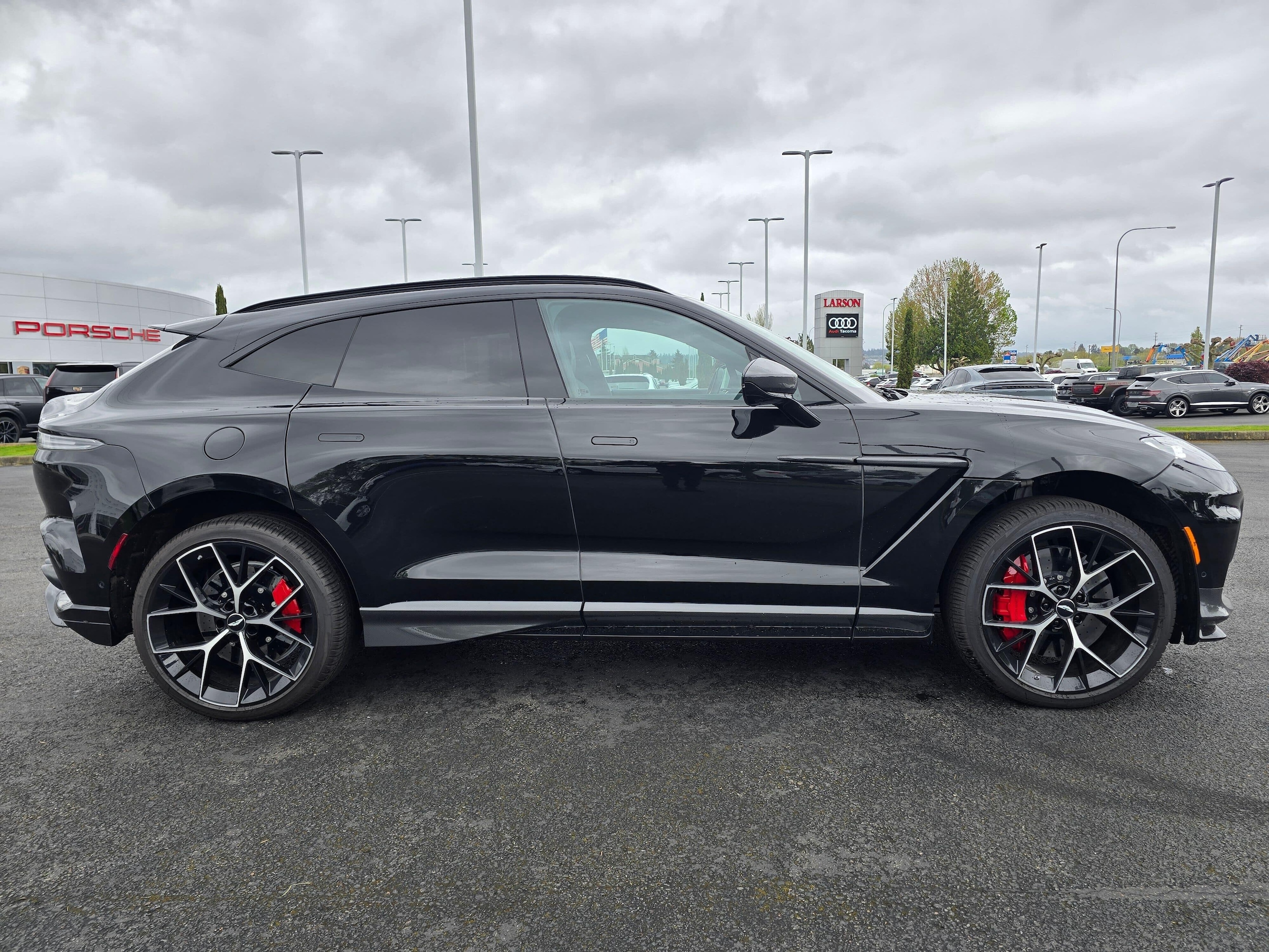 2024 Aston Martin DBX 707 - Photo 6