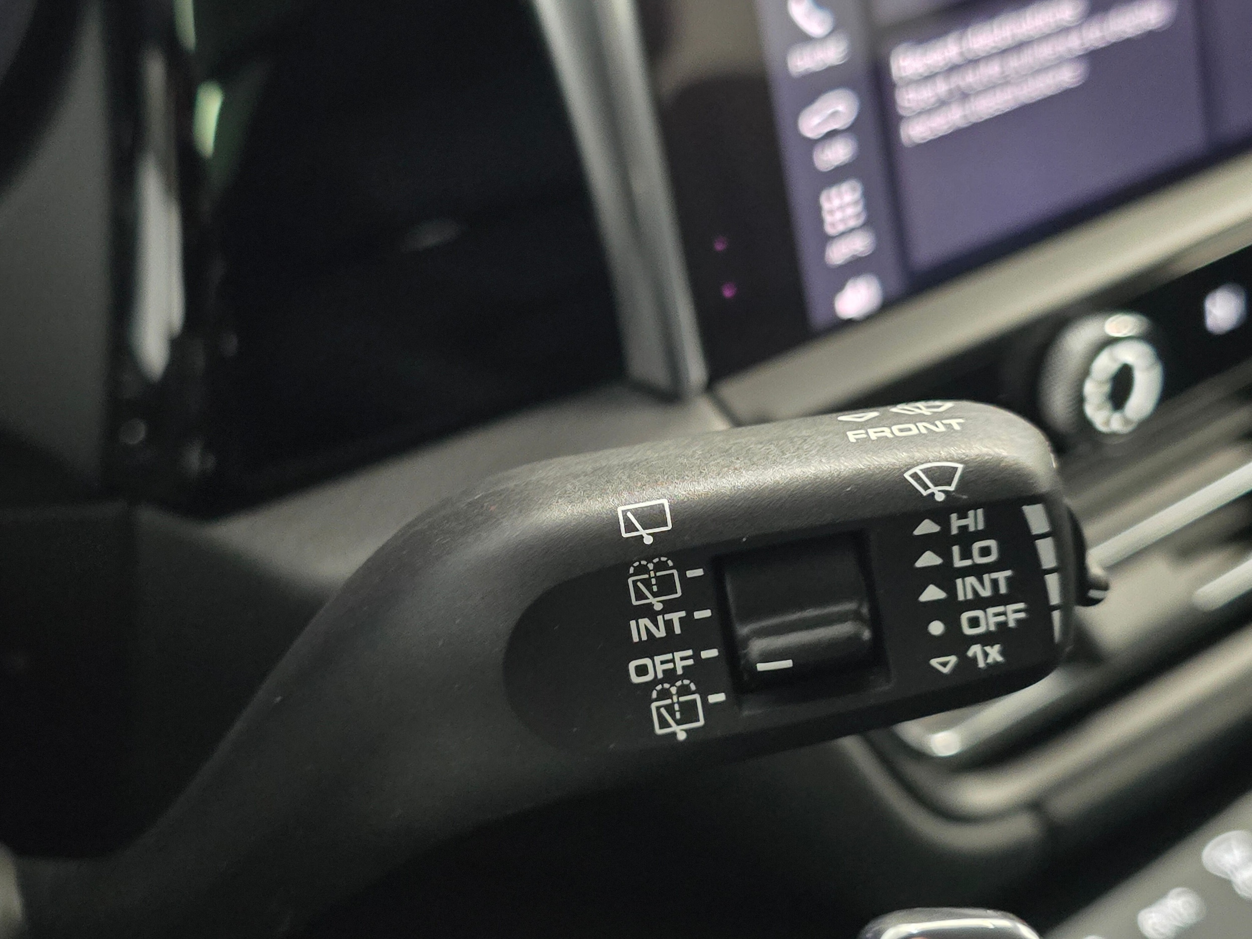 2026 Porsche Macan T - Photo 37