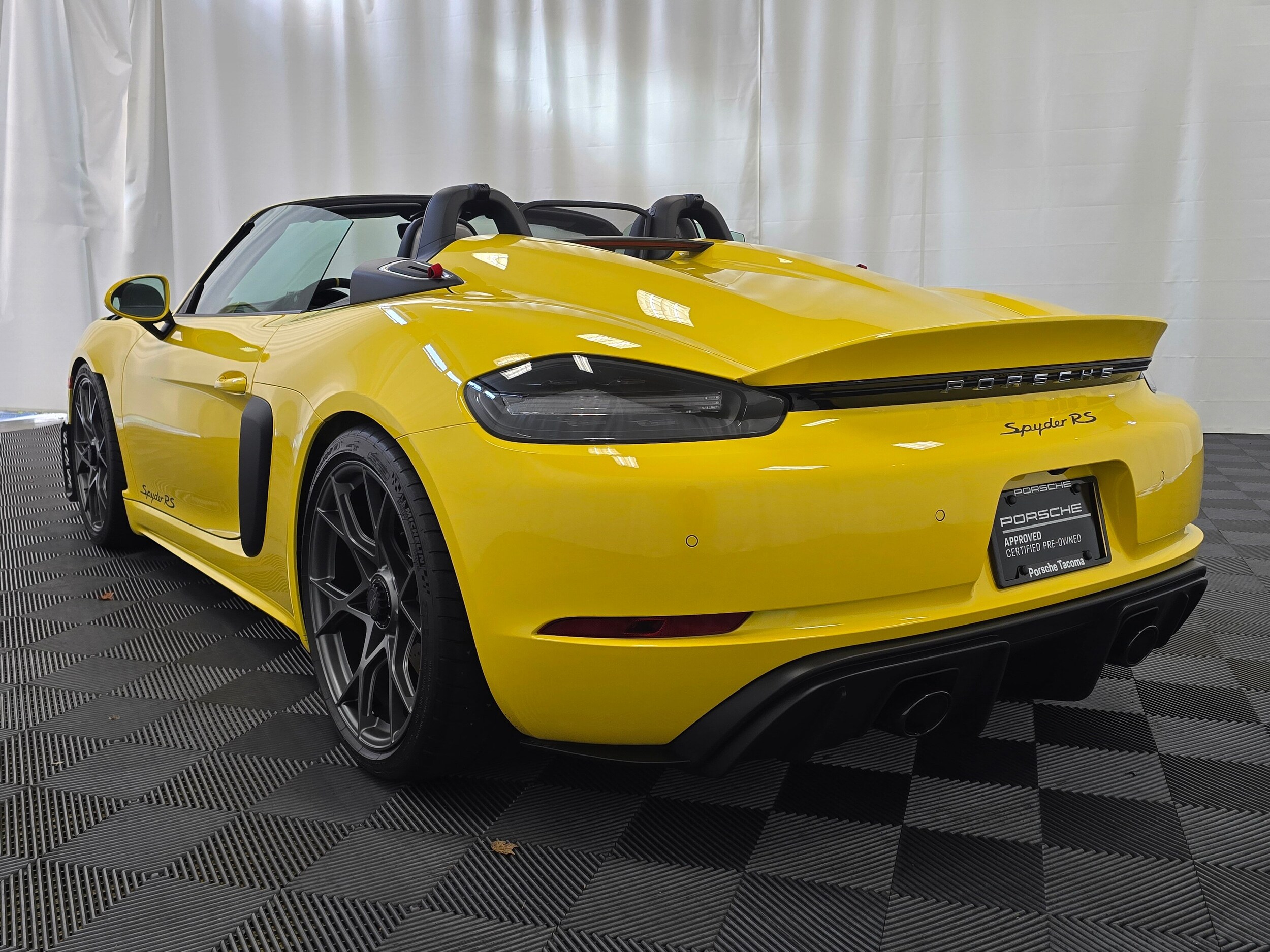 2025 Porsche Boxster Spyder photo 3