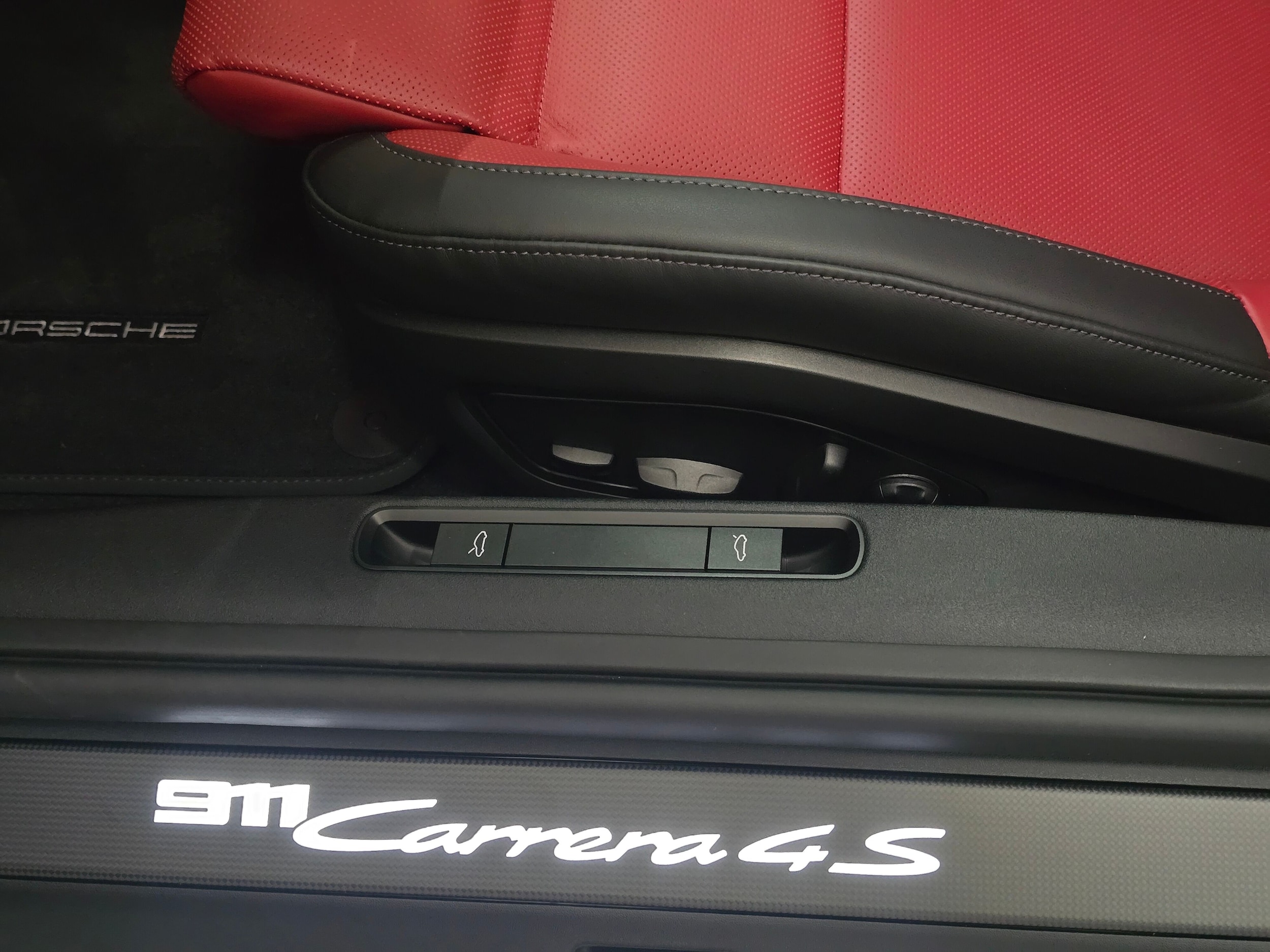 2026 Porsche 911 S - Photo 36