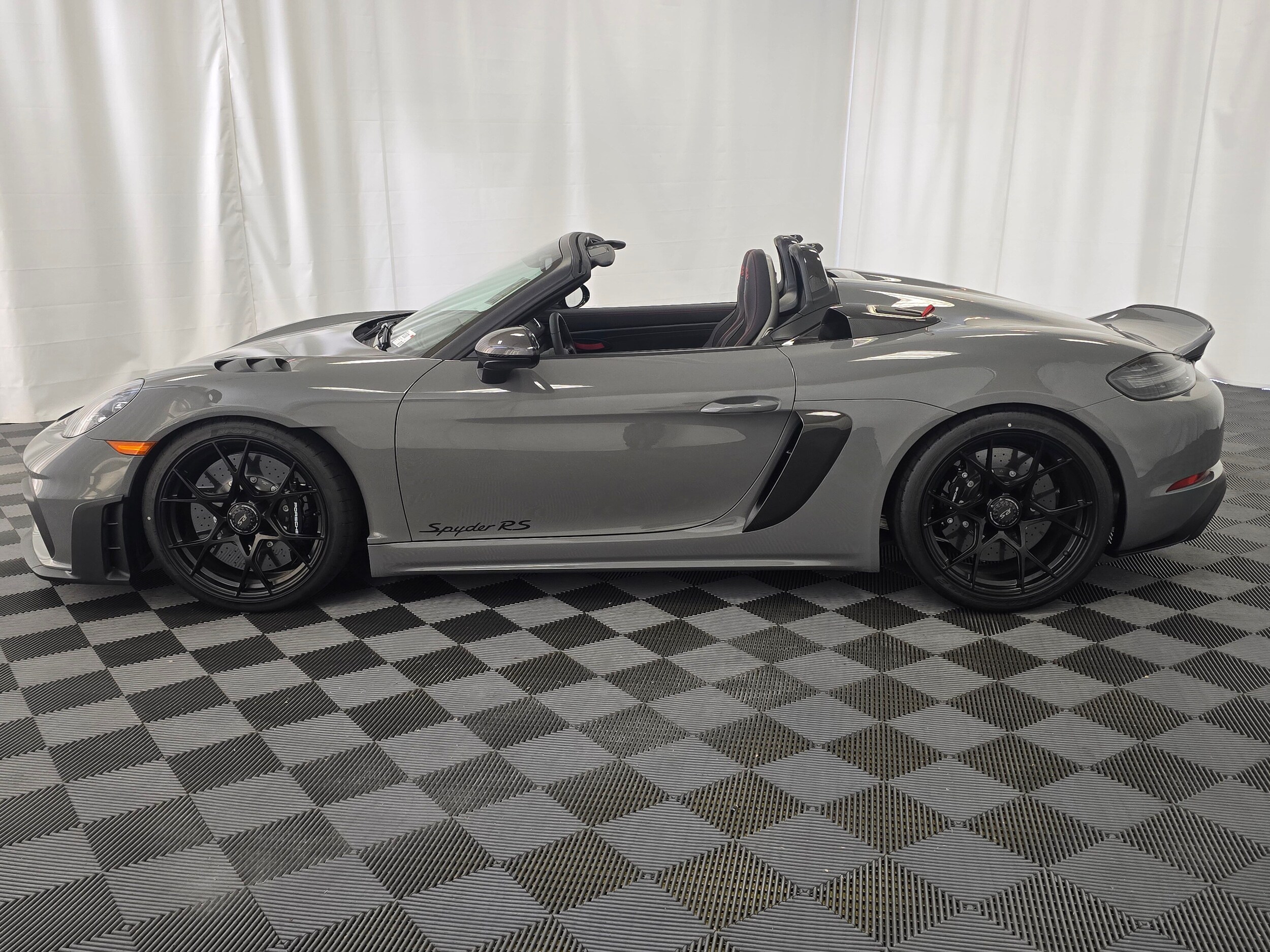 2025 Porsche Boxster Spyder photo 2