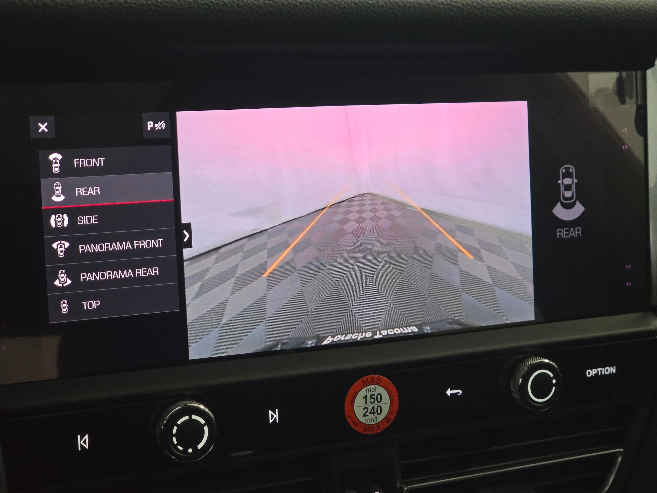 2026 Porsche Macan T - Photo 42
