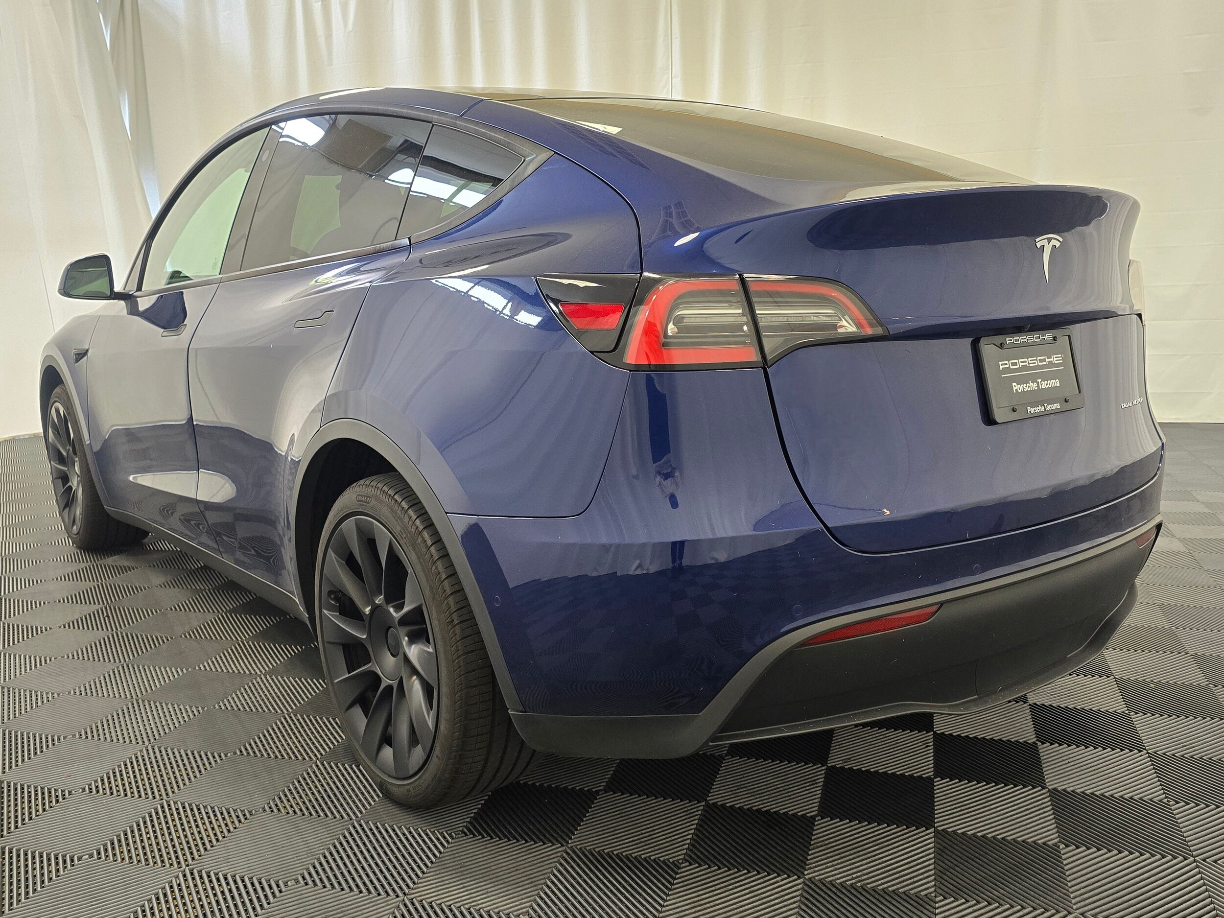 2021 Tesla Model Y Long Range photo 3