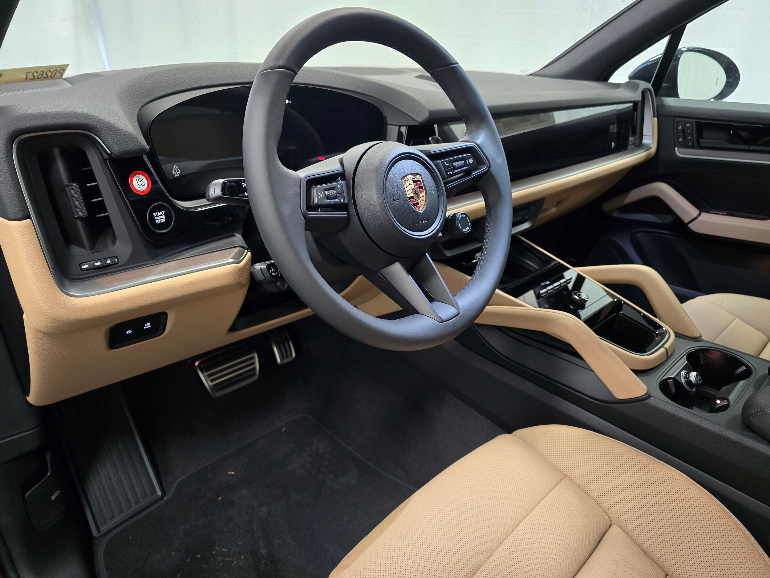 2026 Porsche Cayenne photo 4