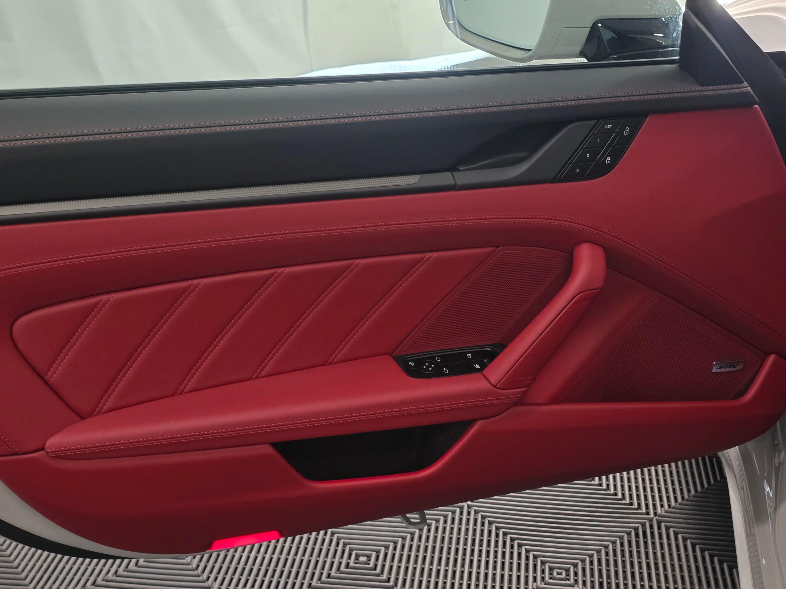 2026 Porsche 911 S - Photo 33