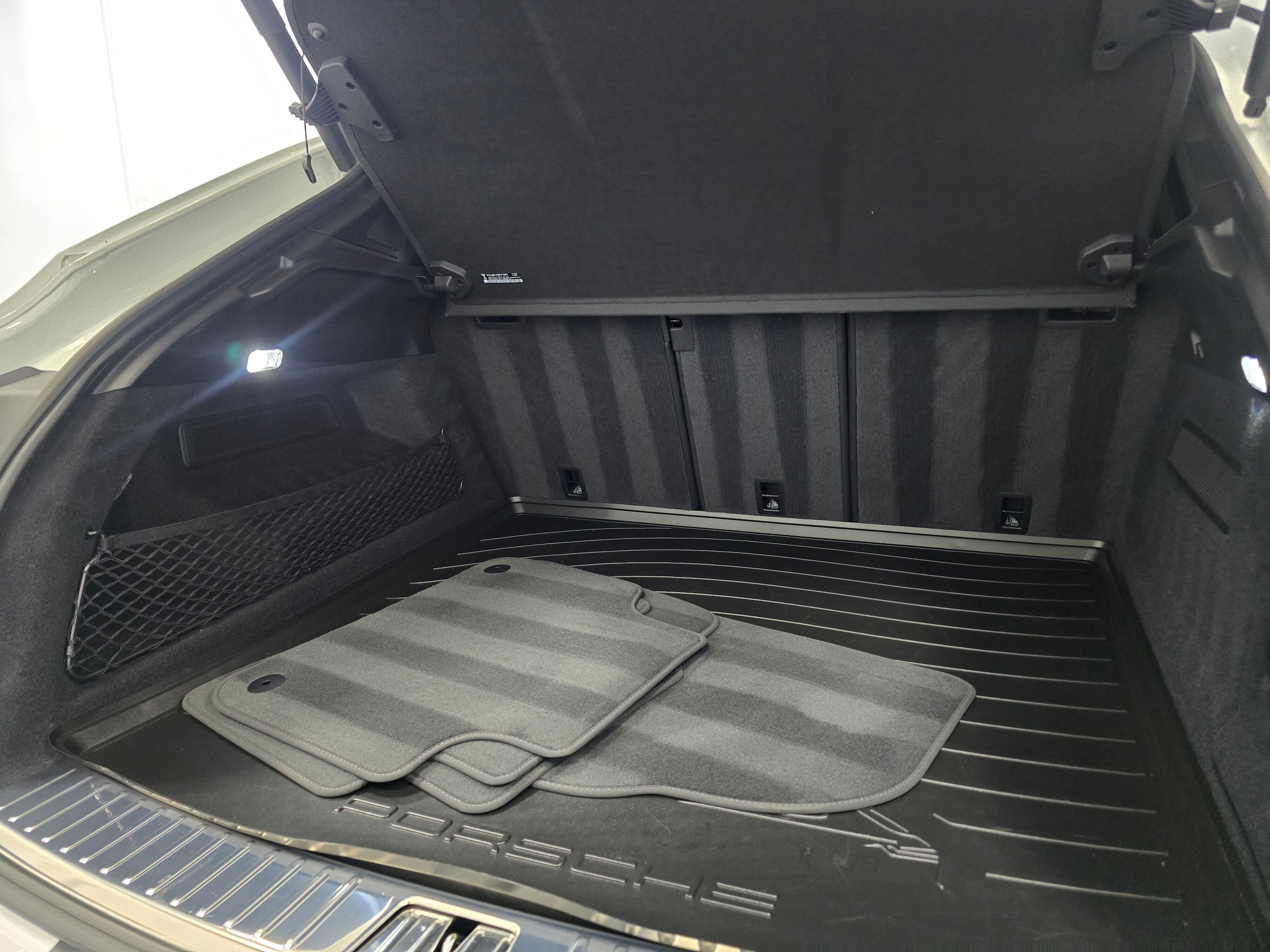 2025 Porsche Cayenne Coup Base - Photo 24