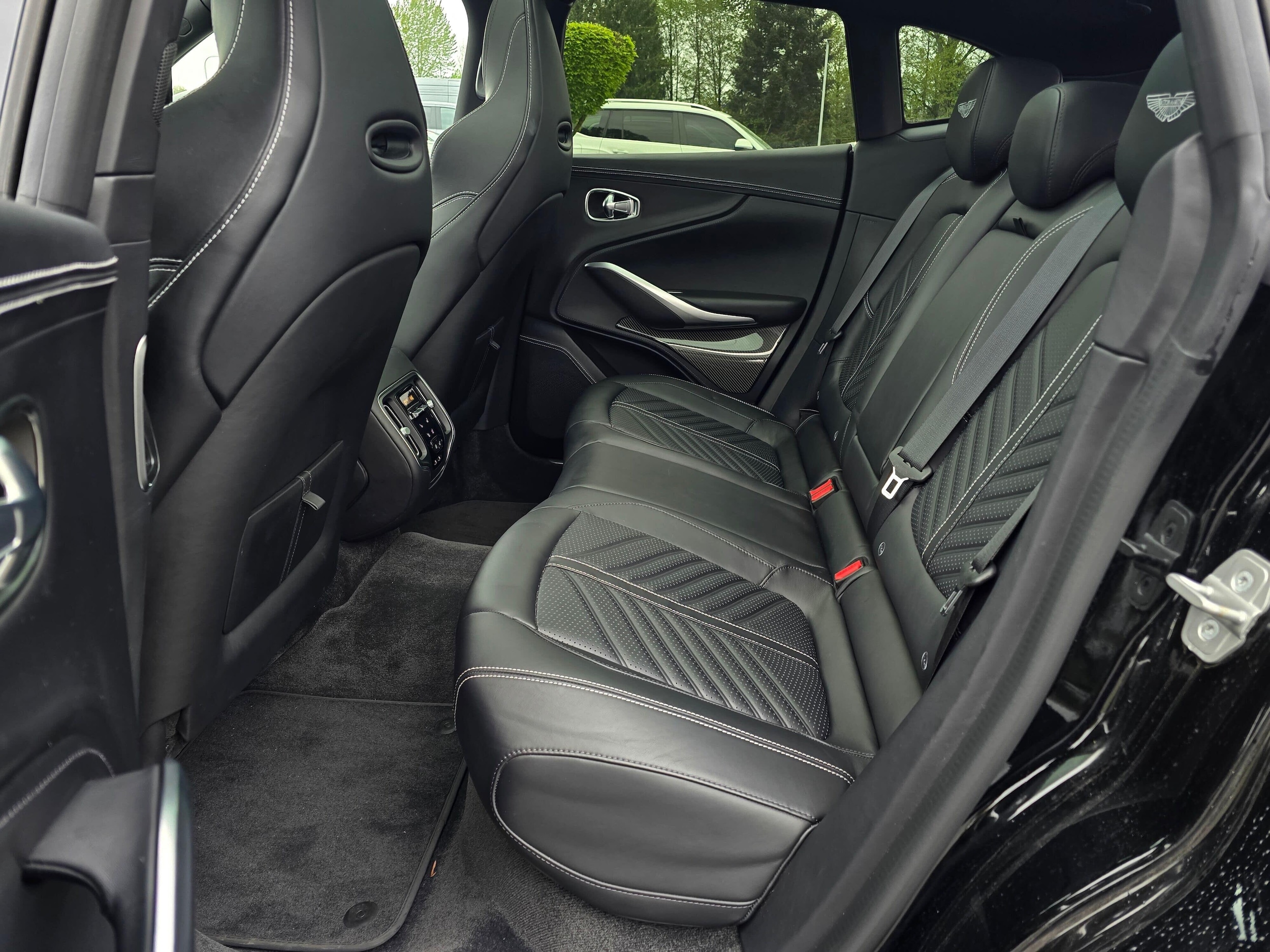 2024 Aston Martin DBX 707 - Photo 17
