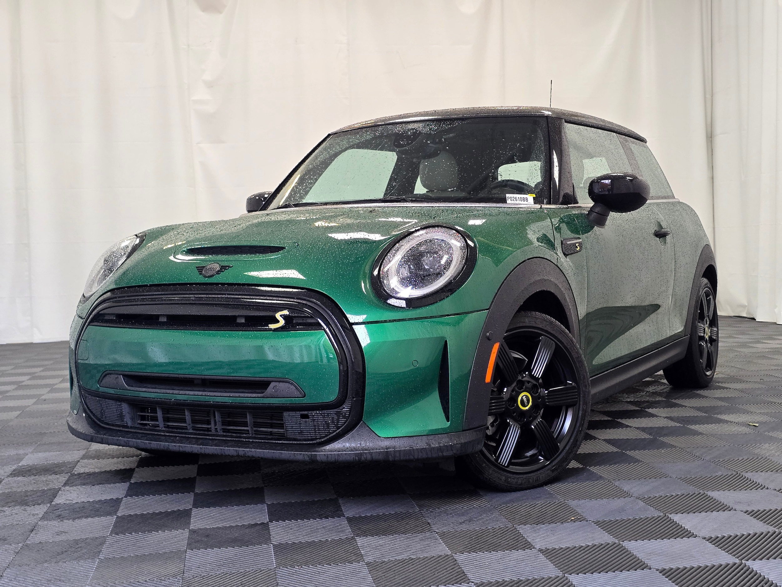 2023 MINI Hardtop 2 Door SE's photo