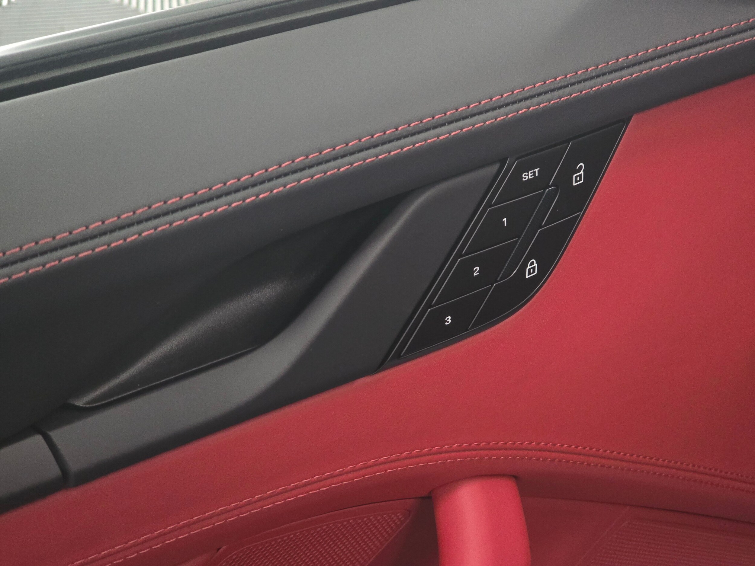 2026 Porsche 911 S - Photo 34