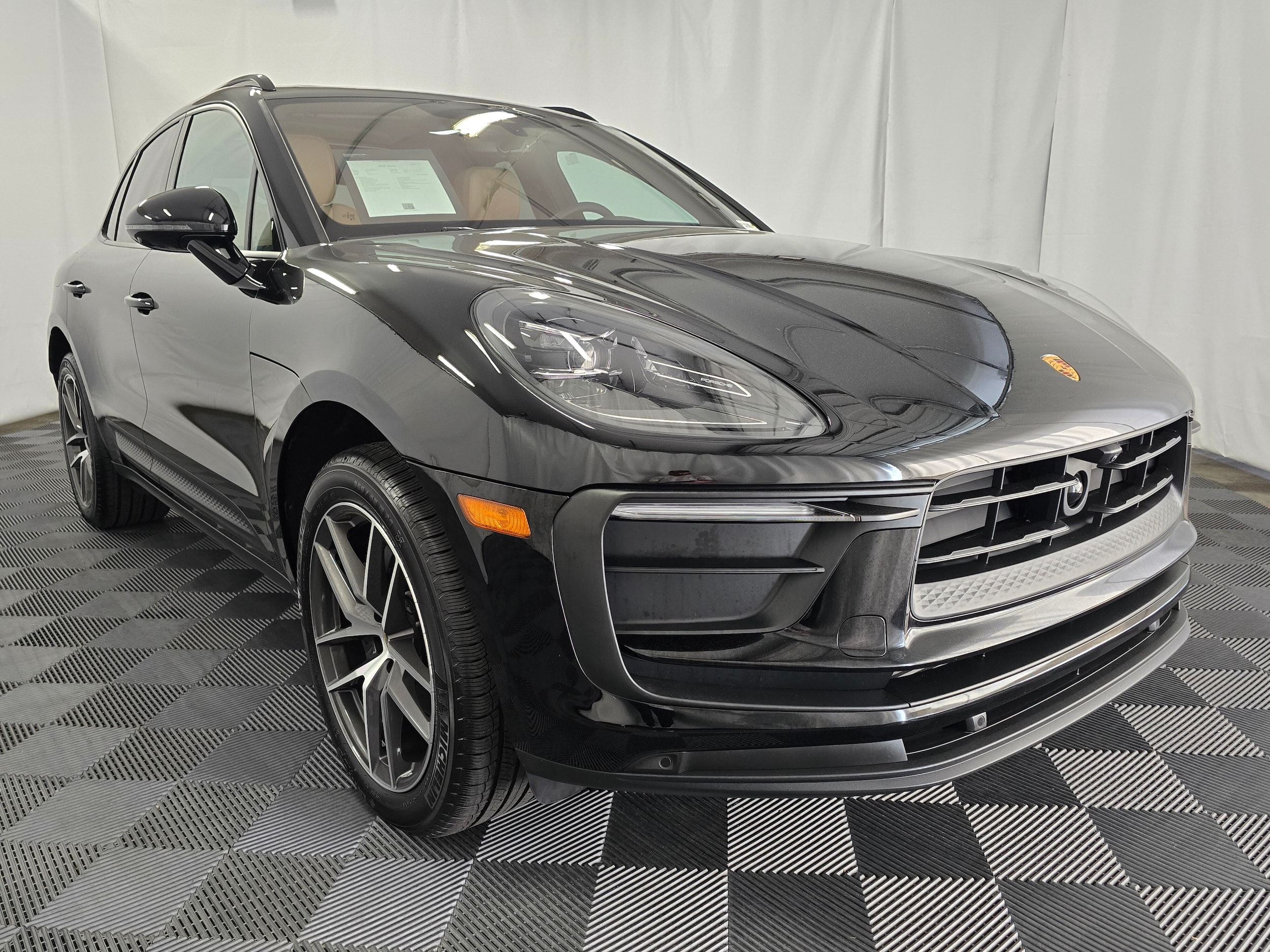 2025 Porsche Macan - Photo 9