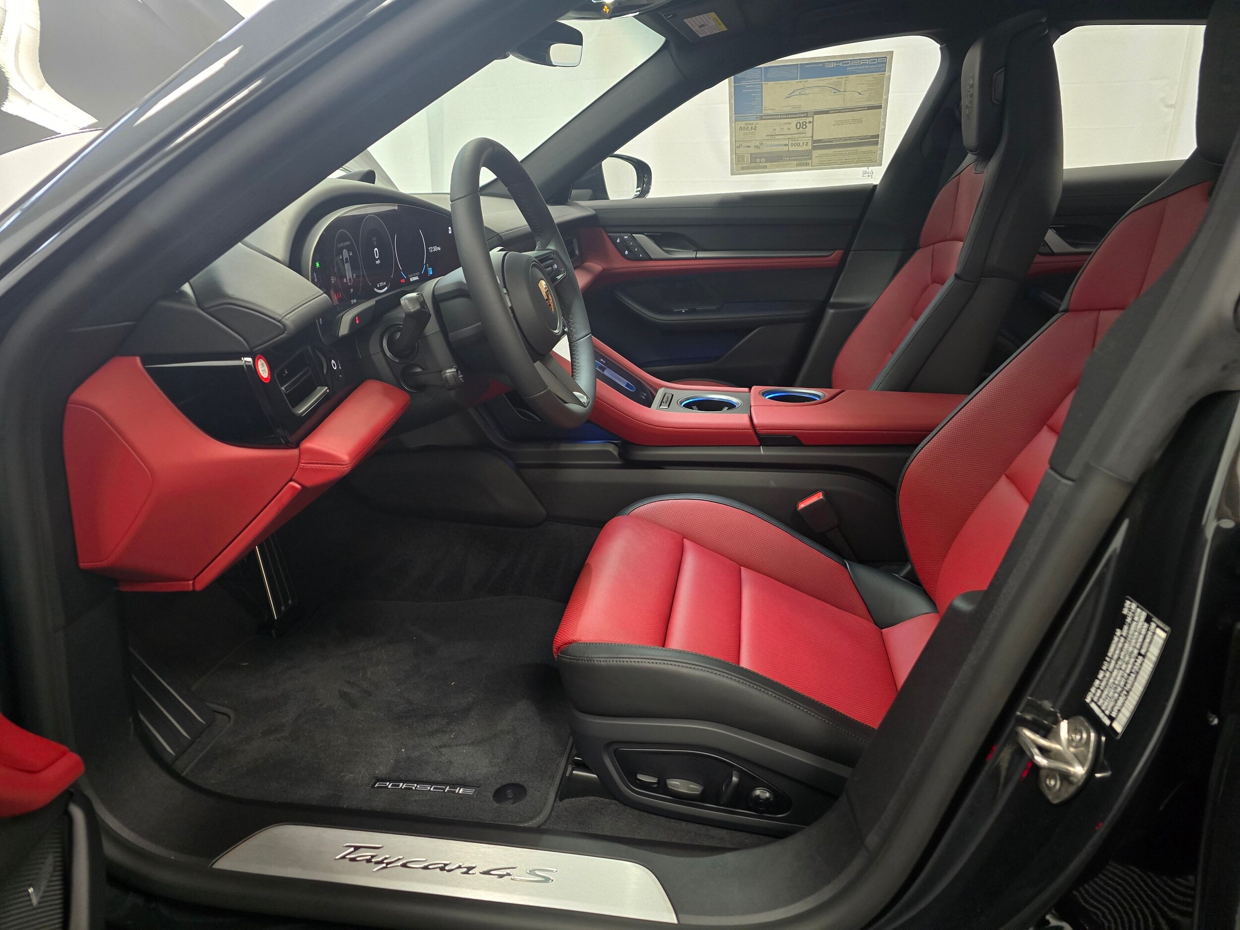 2025 Porsche Taycan 4S Cross Turismo photo 4