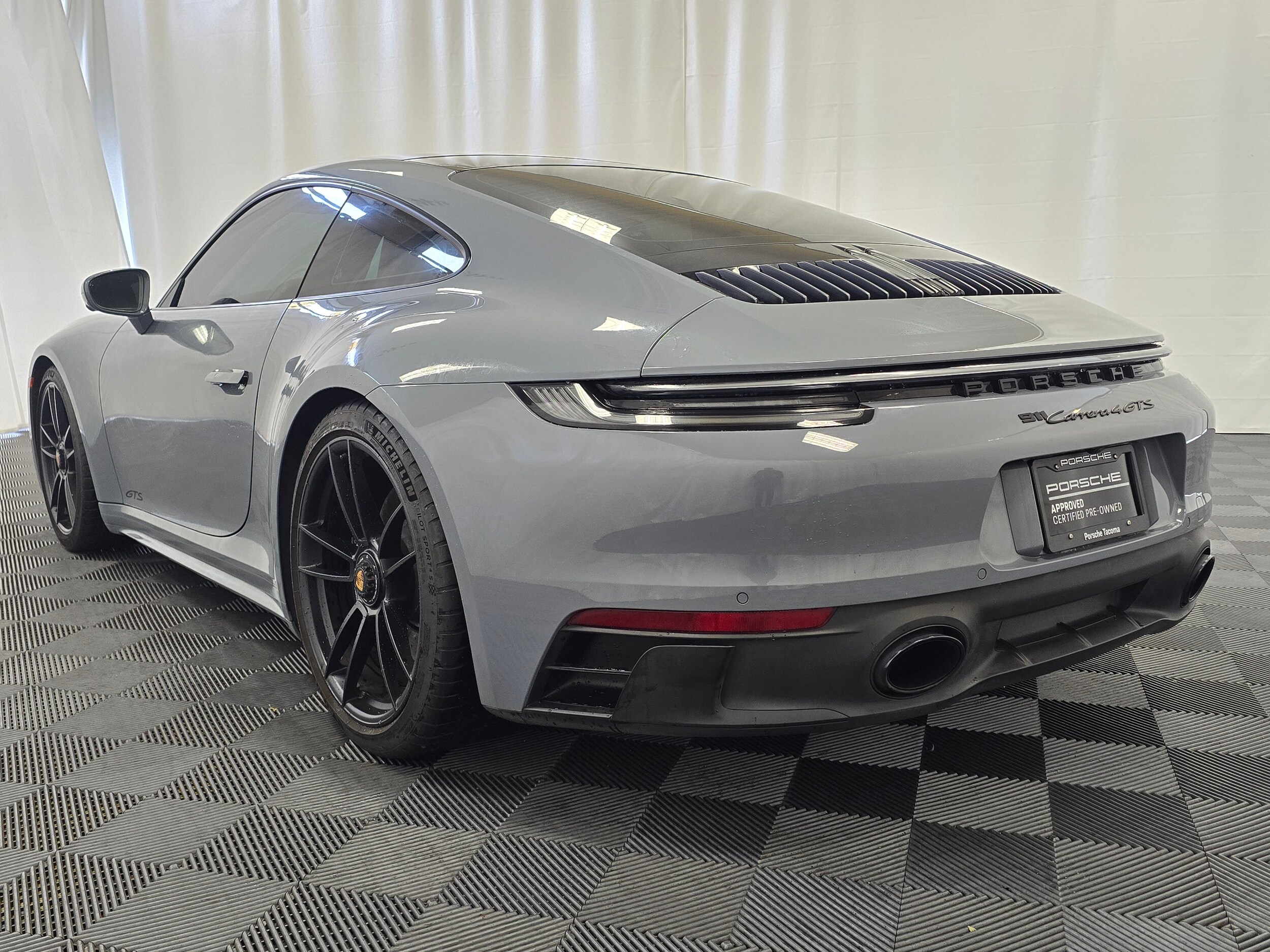 2023 Porsche 911 4 GTS photo 3