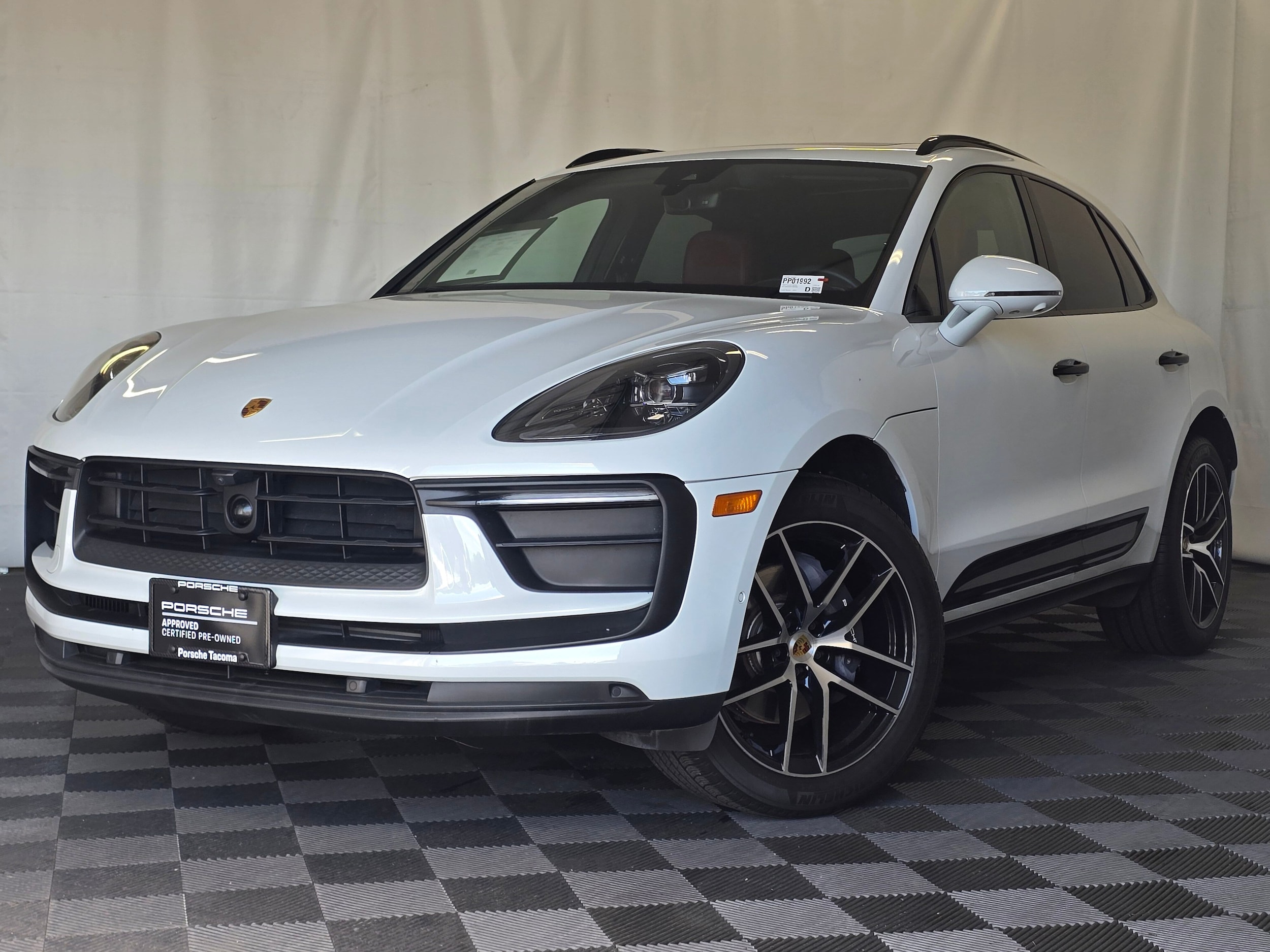 2023 Porsche Macan -'s photo