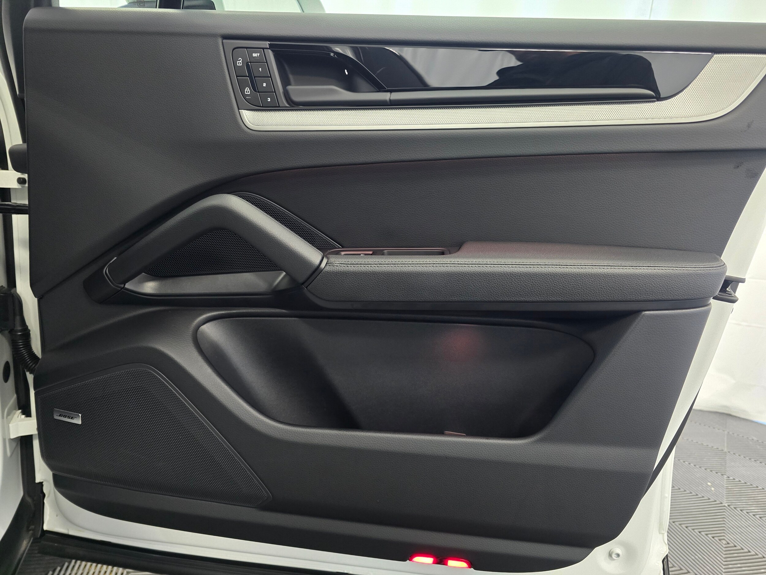 2025 Porsche Cayenne Coup Base - Photo 28