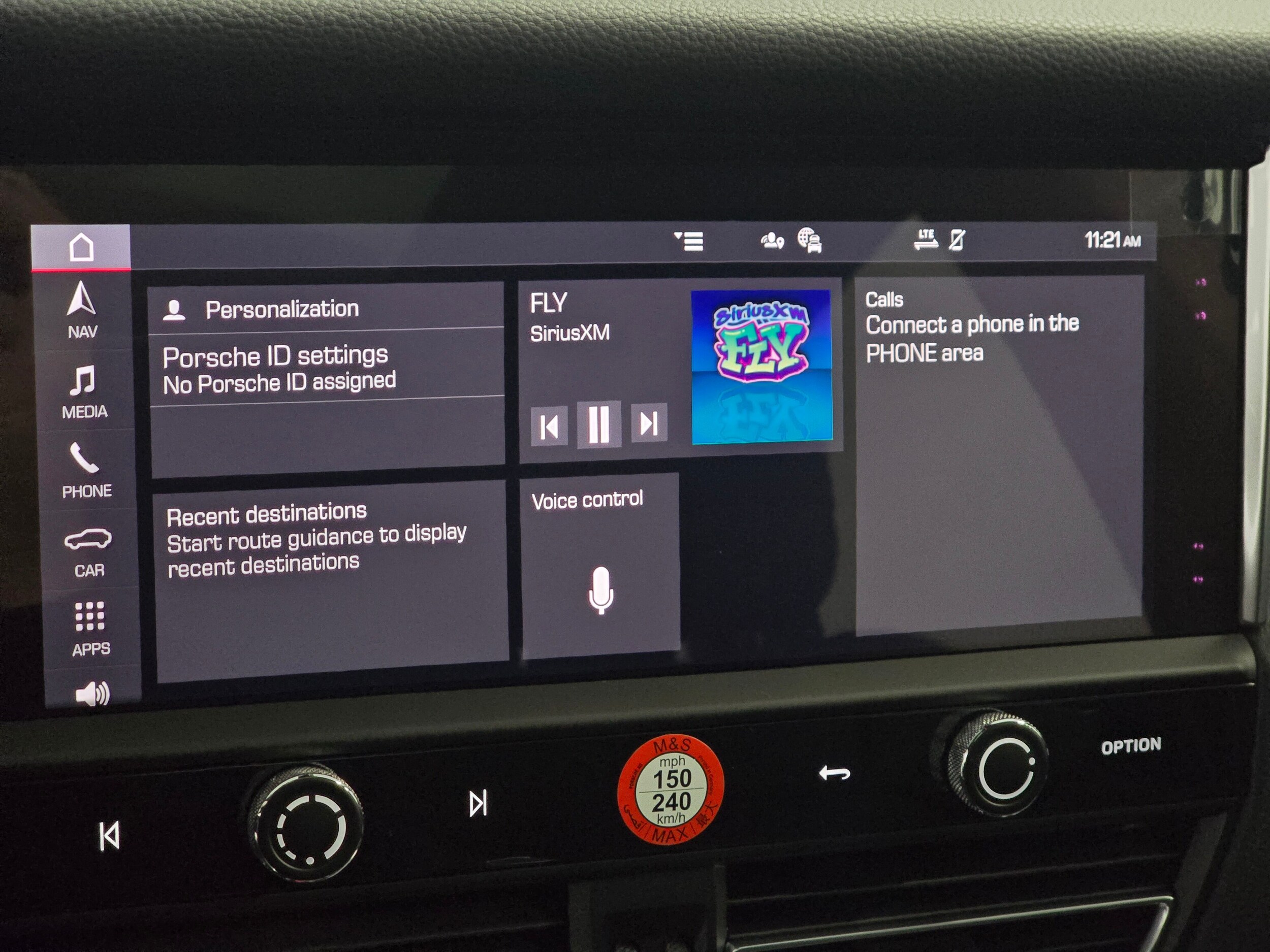 2026 Porsche Macan T - Photo 16