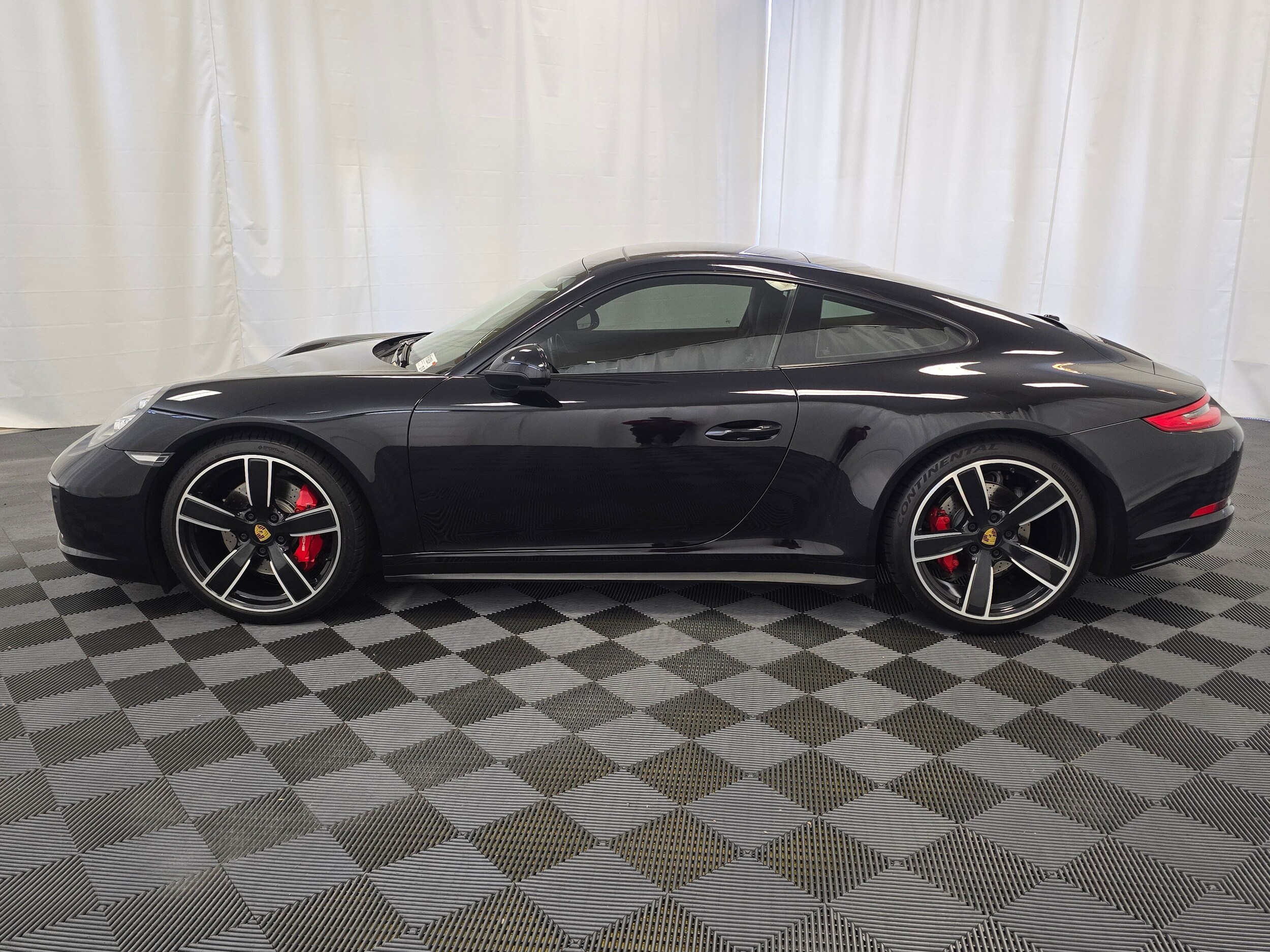 2018 Porsche 911 4S photo 2