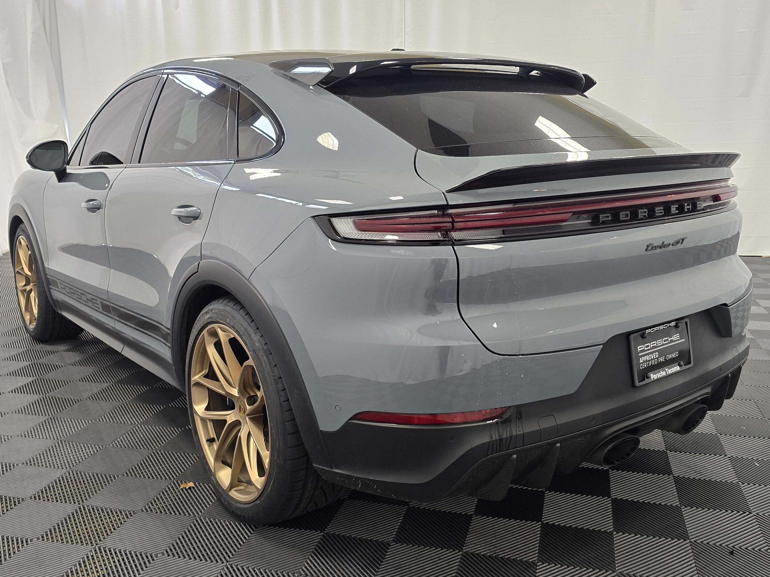 2024 Porsche Cayenne Coupe Turbo GT photo 3