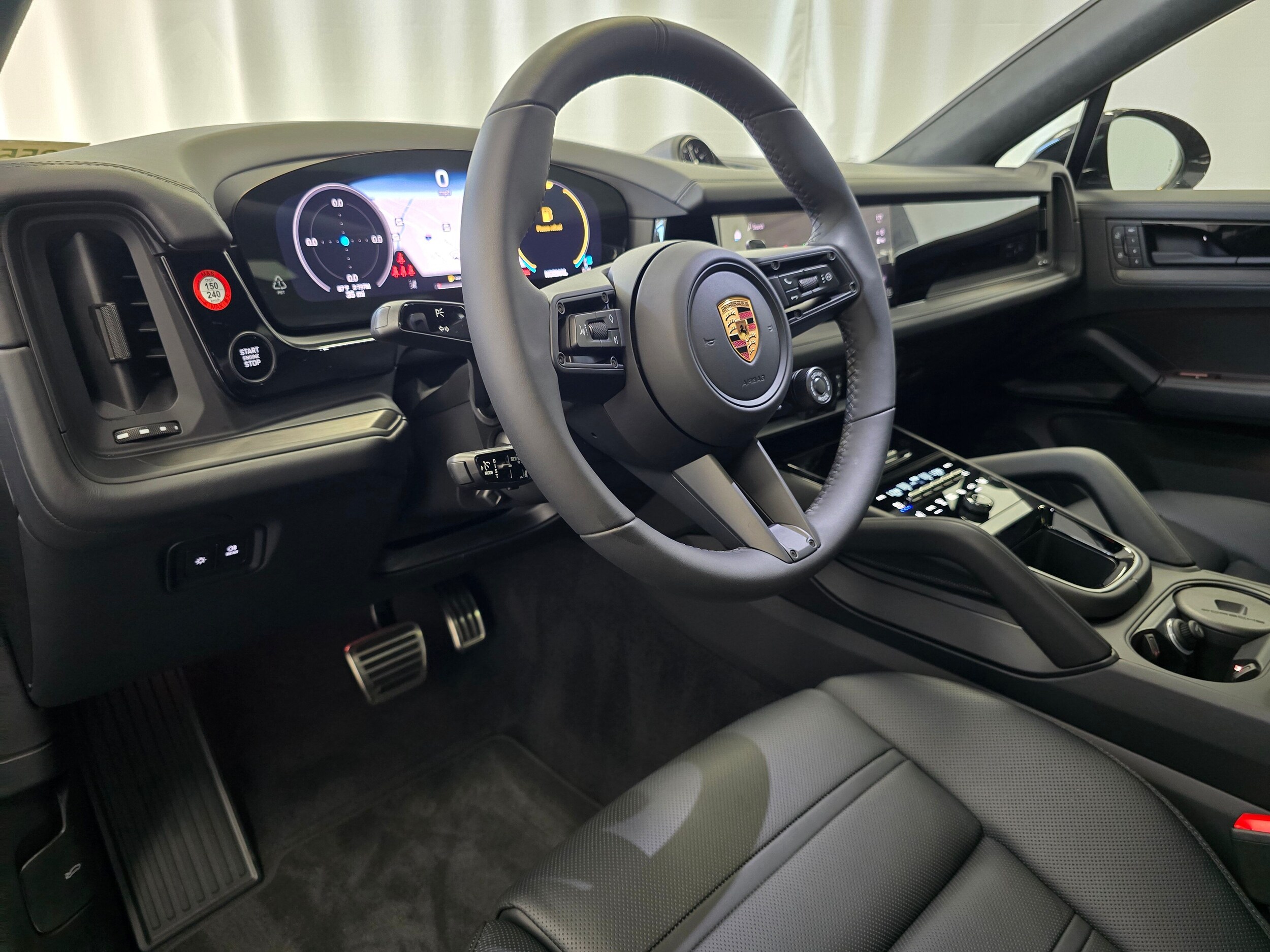 2025 Porsche Cayenne GTS Coupe photo 4