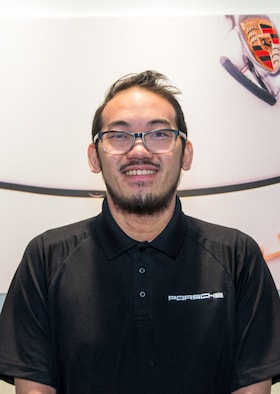 Staff member Mac Vang from 7e33c16d3ec0