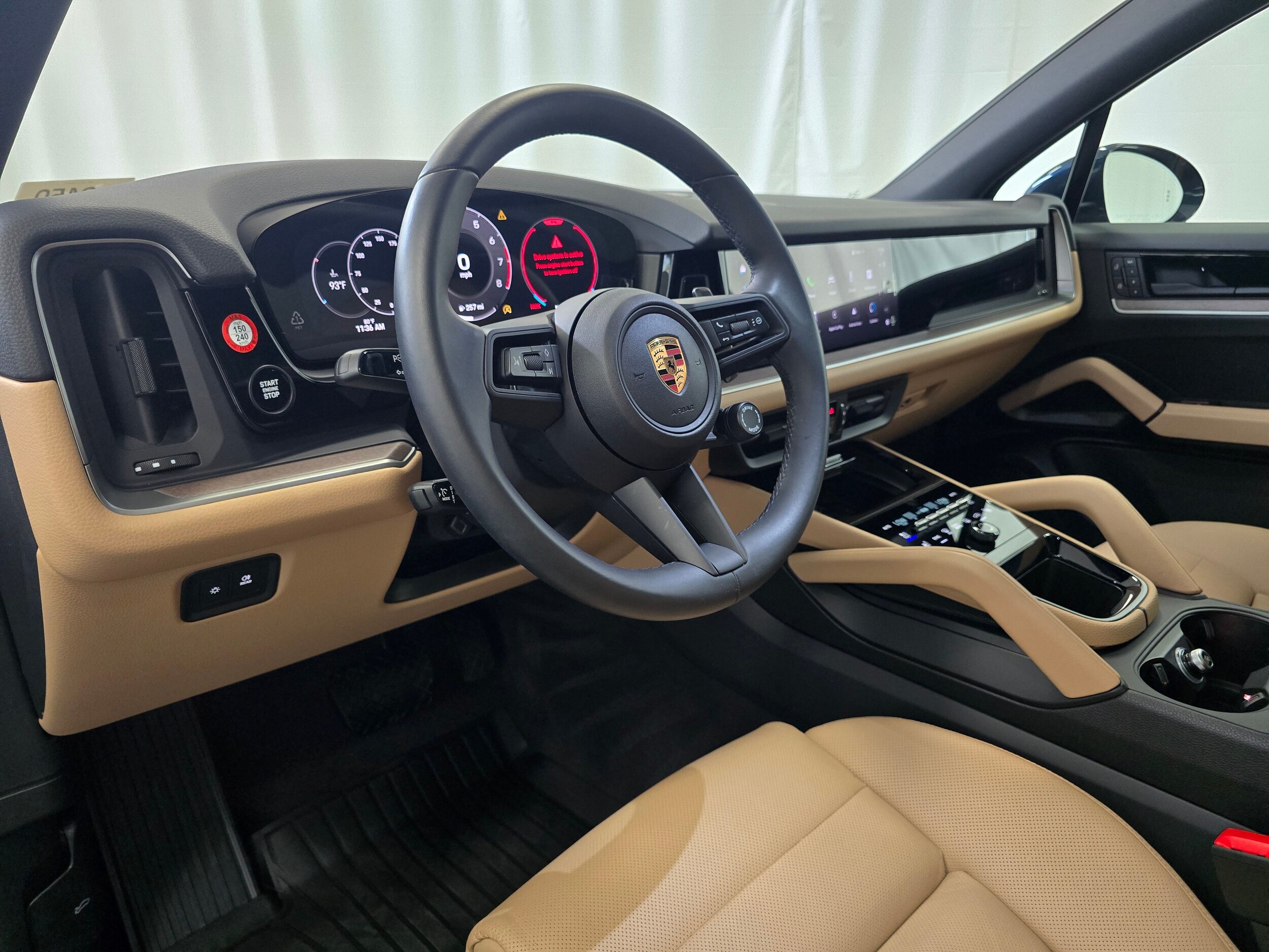 2025 Porsche Cayenne photo 3