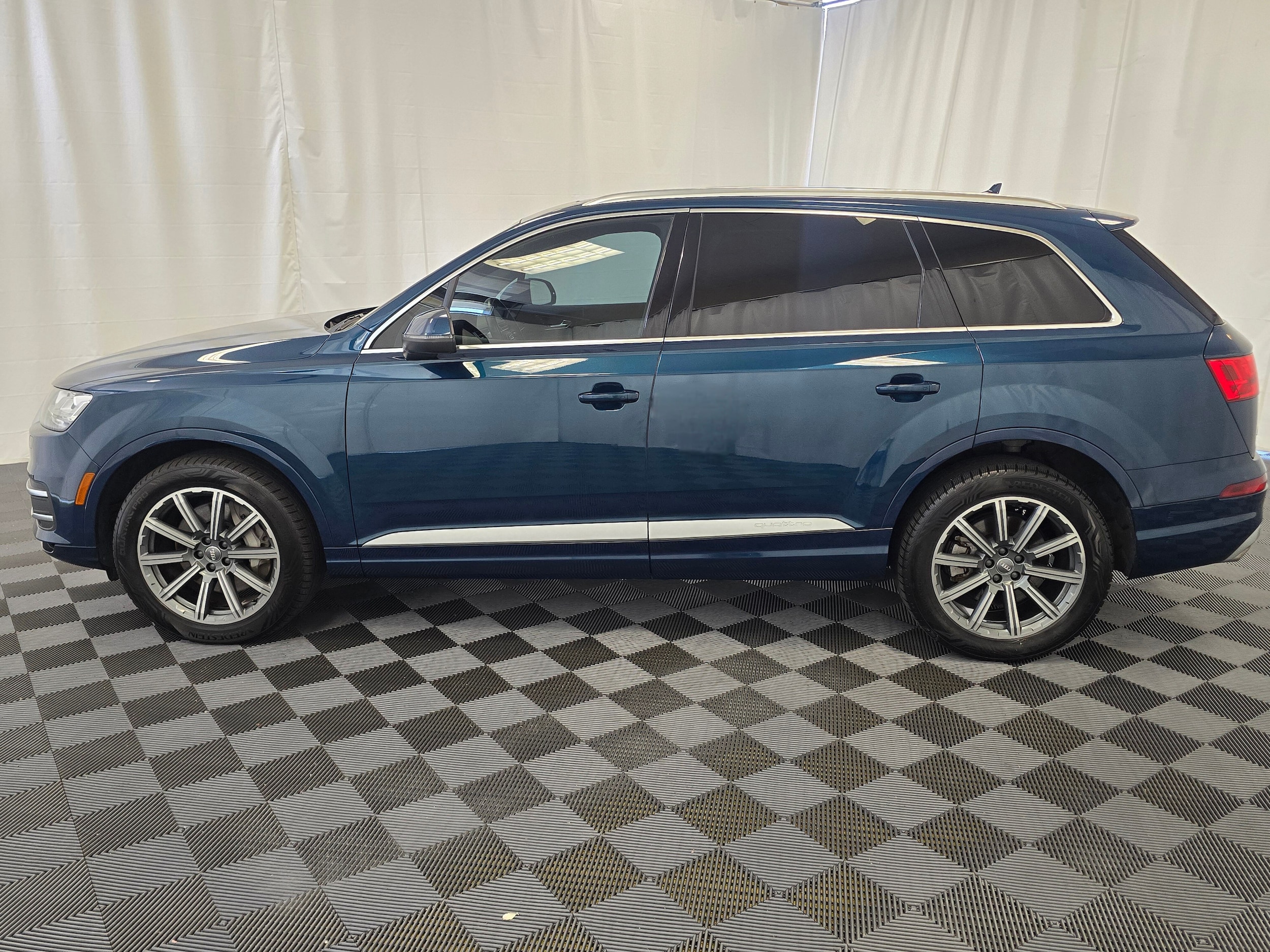 Used 2018 Audi Q7 Premium Plus with VIN WA1LAAF77JD036695 for sale in Fife, WA