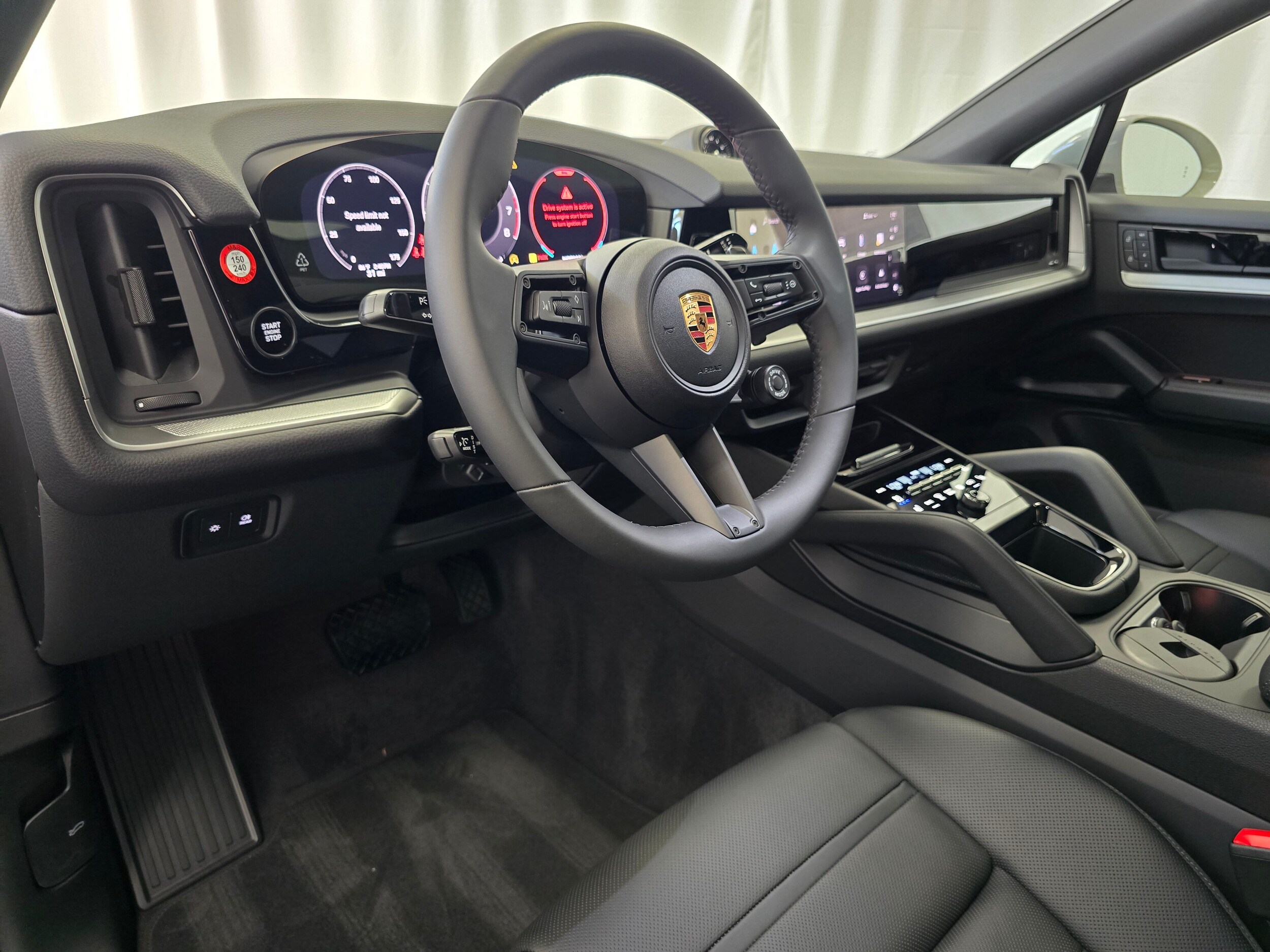 2025 Porsche Cayenne Coupe photo 4