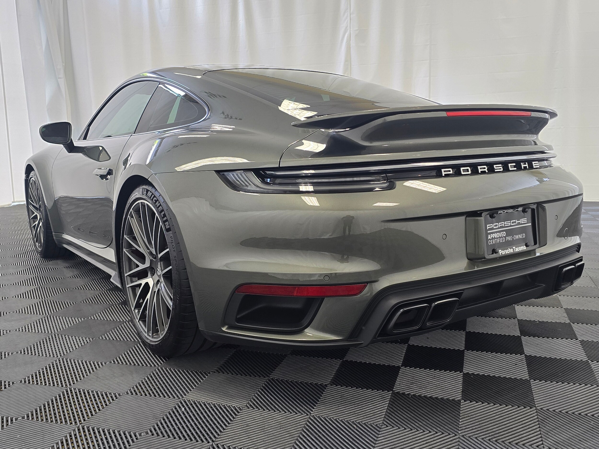 2022 Porsche 911 Turbo S photo 3