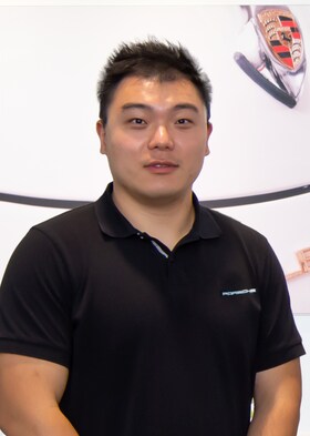 Staff member Stephen Bi from 9296c4fed164
